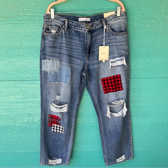 KANCAN HIGH RISE BOYFRIEND STRAIGHT SLOUCHY PATCH JEANS SIZE 10 NWT - Picture 1 of 10